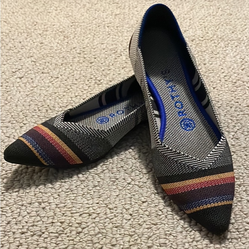 Rothy’s Inverse Stripe points, size 7